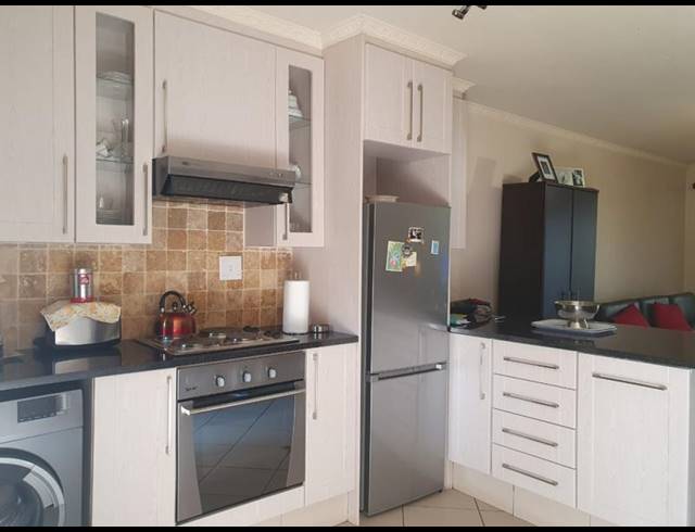 2 BEDROOM TOWNHOUSE FOR SALE IN MARAIS STEYN PARK